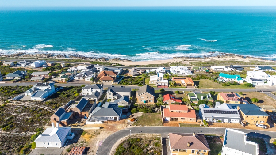 To Let 4 Bedroom Property for Rent in Oceanview Heights Western Cape